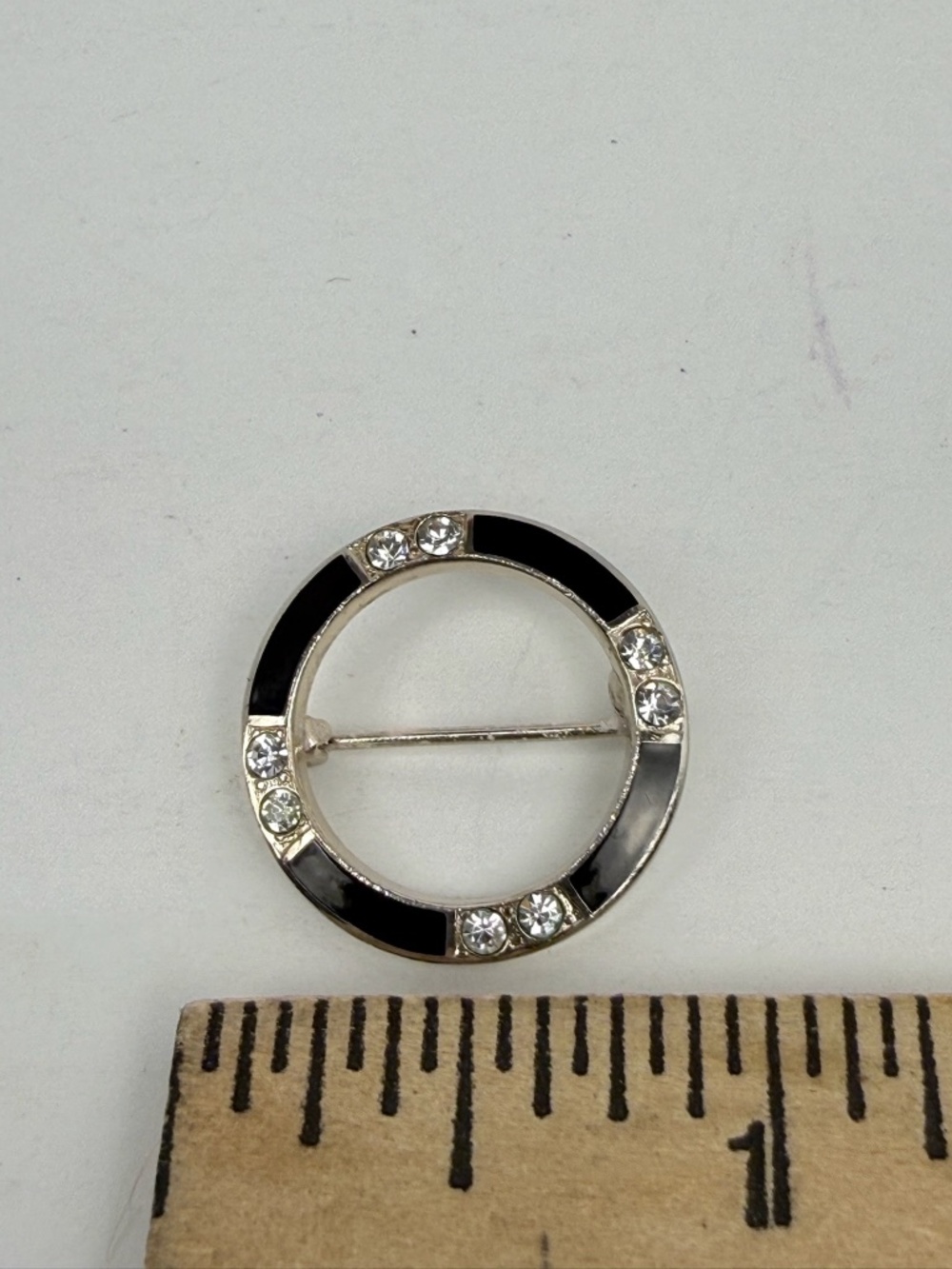 Vintage, Art Deco Enameled Silvertone Circle Brooch/Pin with Rhinestones - Picture 7 of 9